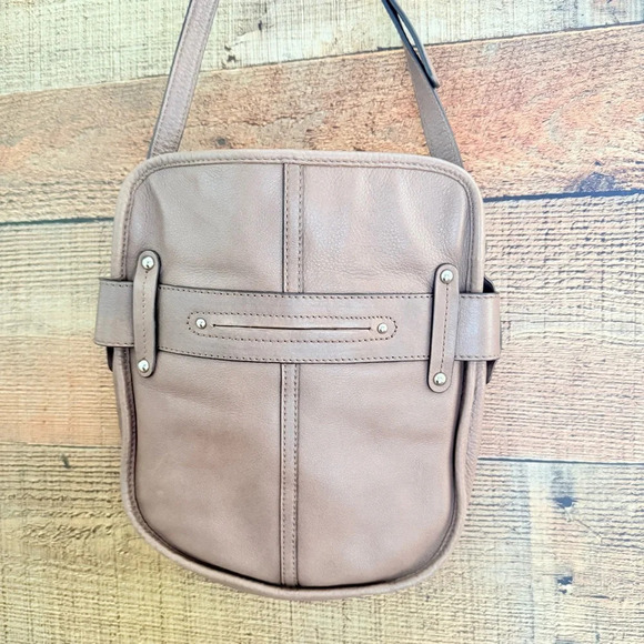 B. Makowsky Pebbled Leather Saddle Crossbody - Picture 2 of 11